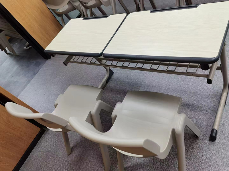 學(xué)生桌椅回收